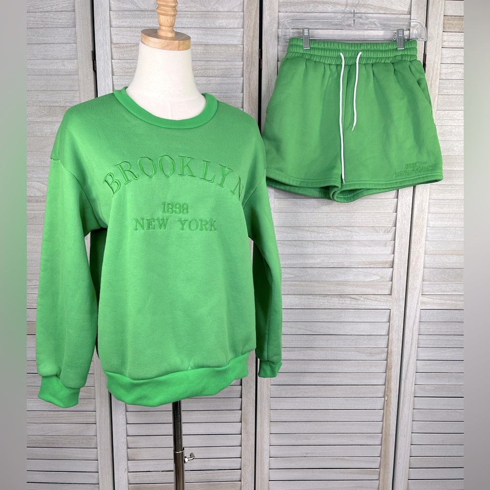 SHEIN Sweatshirt/Shorts Loungewear Set Green-Small